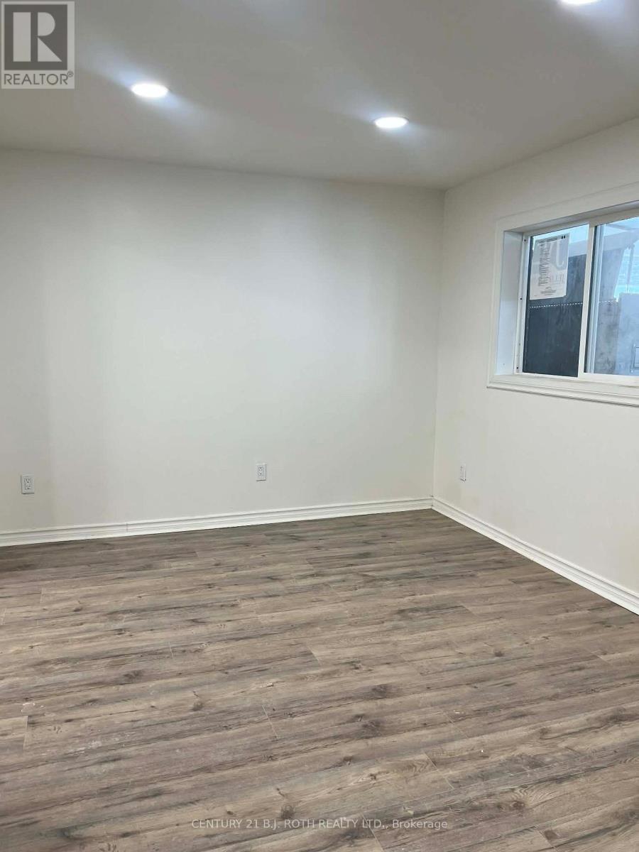 B - 20 Meadowland Avenue, Barrie, Ontario  L4N 2Y4 - Photo 8 - S12645326