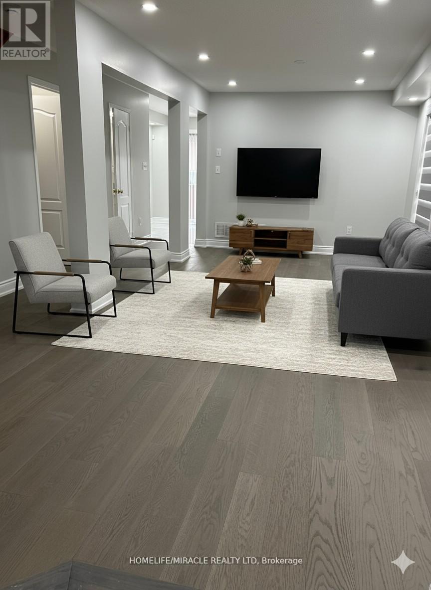 66 Studebaker Trail, Brampton (Fletcher's Meadow), Ontario  L7A 3A5 - Photo 4 - W12645312