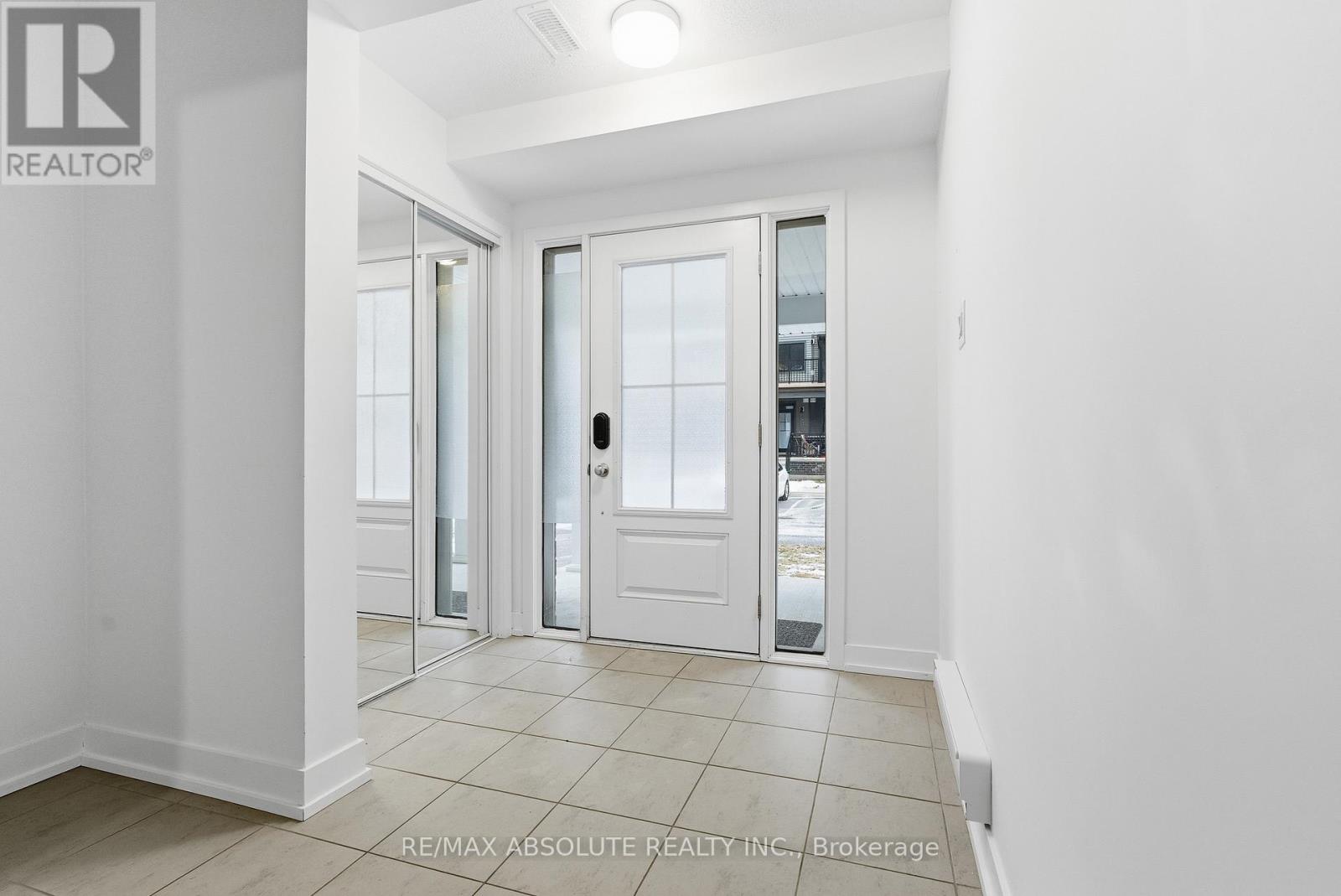 289 Anyolite Private, Ottawa, Ontario  K2J 6P5 - Photo 3 - X12603764