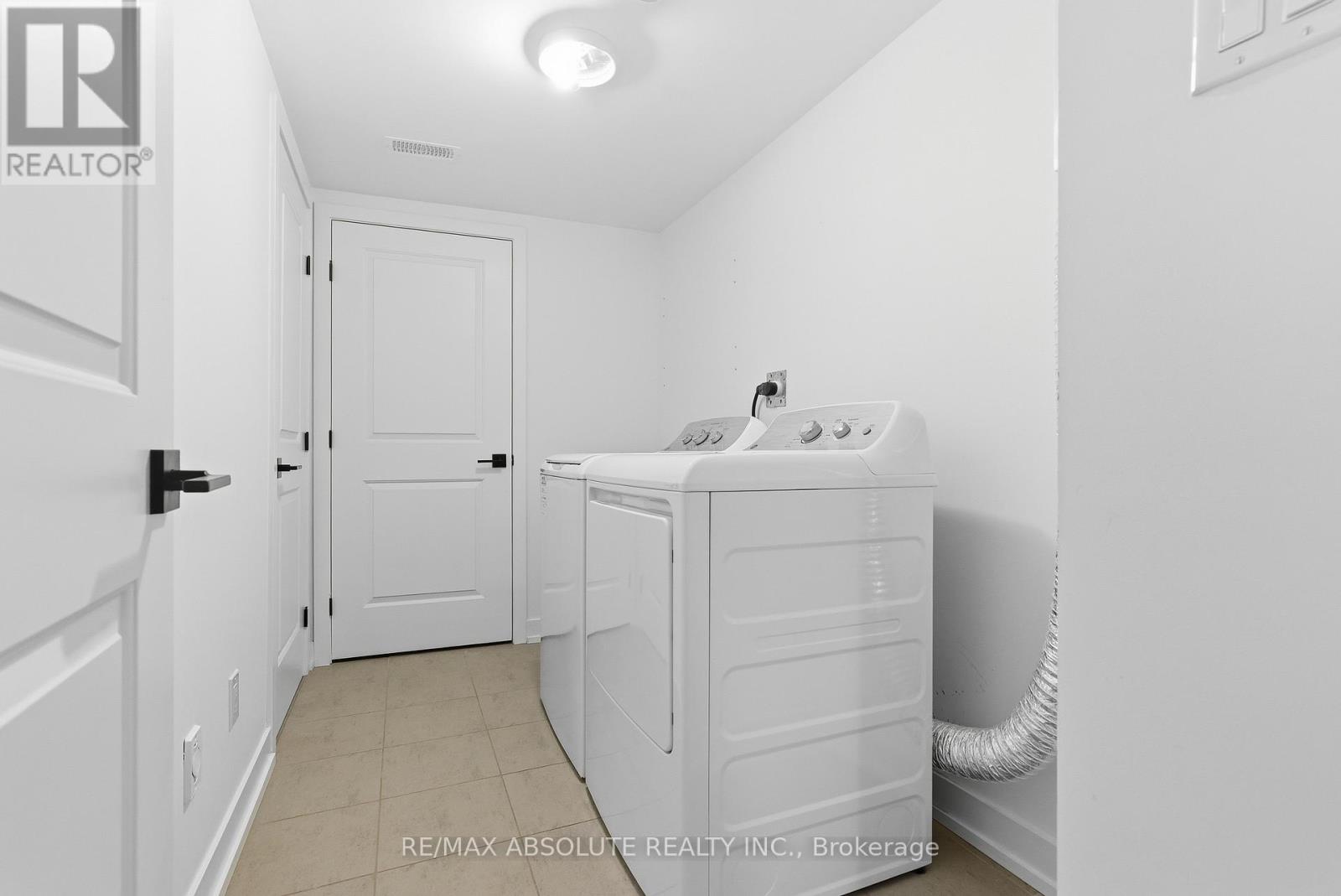 289 Anyolite Private, Ottawa, Ontario  K2J 6P5 - Photo 5 - X12603764