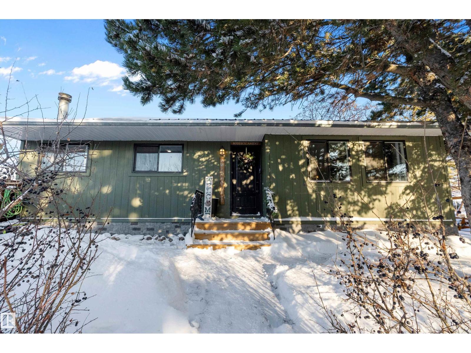 33 Wild Hay Dr, Devon, Alberta  T9G 1S5 - Photo 1 - E4468492