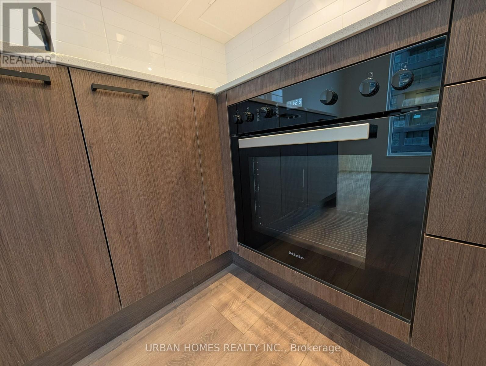 2012 - 1 Quarrington Lane, Toronto, Ontario  M3C 0S4 - Photo 4 - C12645338