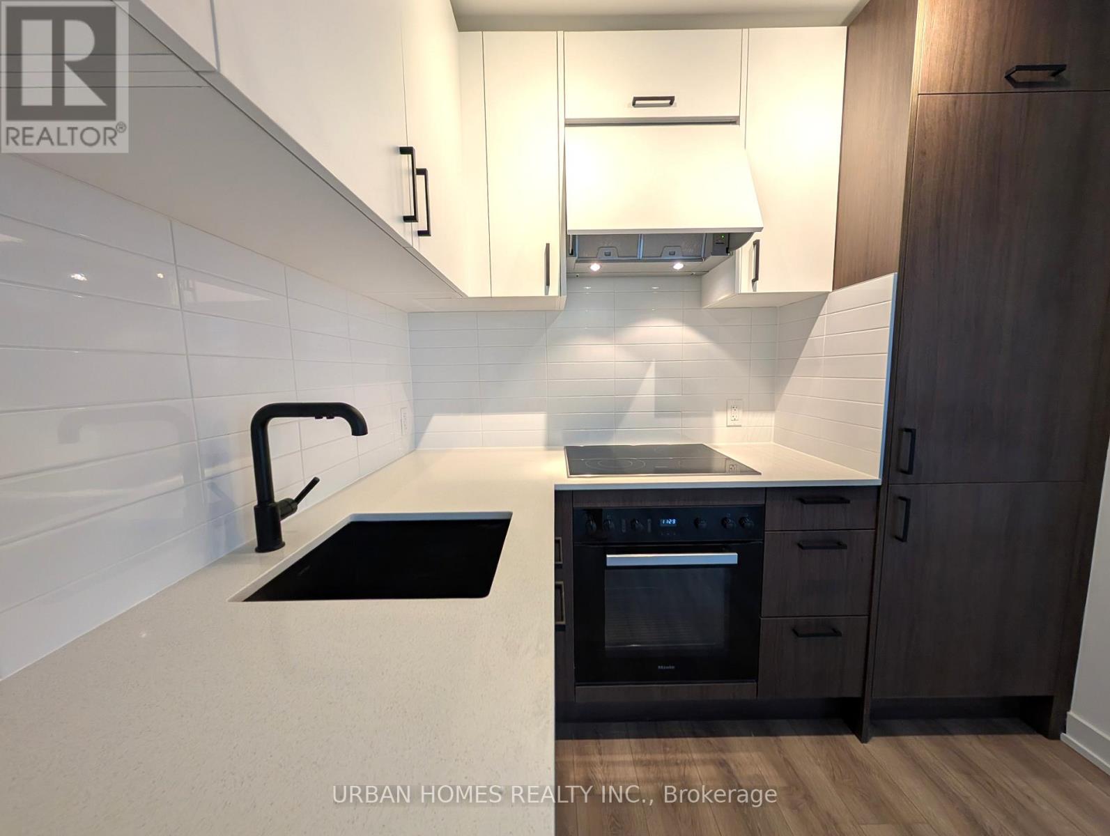 2012 - 1 Quarrington Lane, Toronto, Ontario  M3C 0S4 - Photo 5 - C12645338