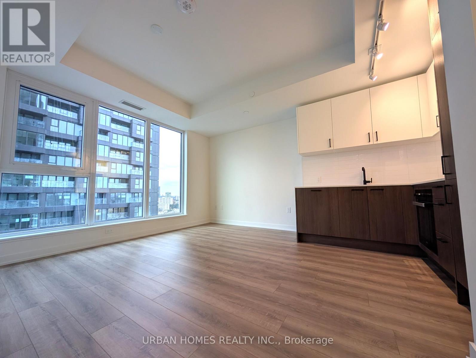 2012 - 1 Quarrington Lane, Toronto, Ontario  M3C 0S4 - Photo 6 - C12645338