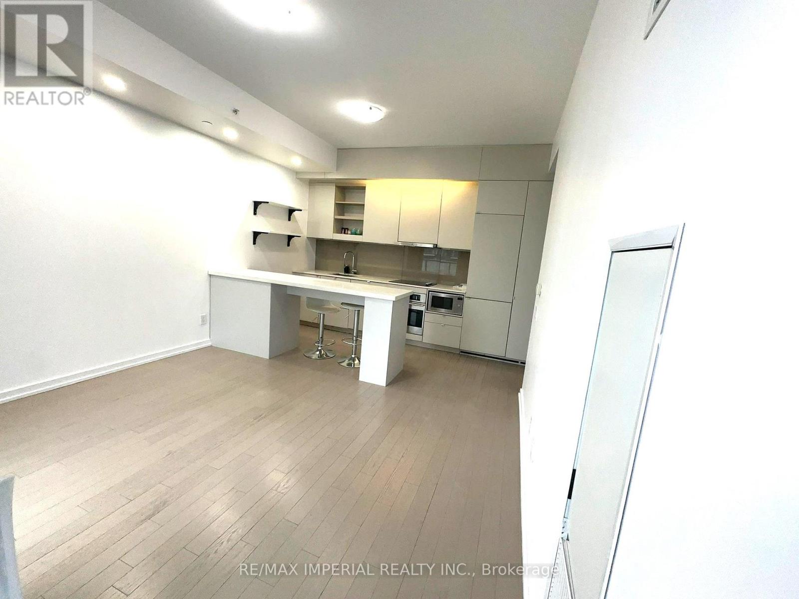 4007 - 101 Peter Street W, Toronto, Ontario  M5V 0G6 - Photo 2 - C12645340