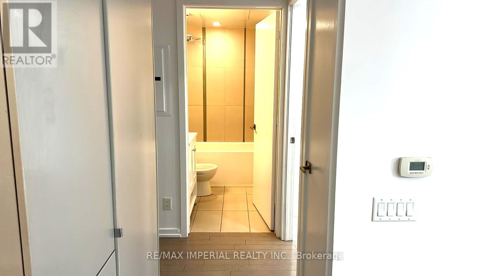 4007 - 101 Peter Street W, Toronto, Ontario  M5V 0G6 - Photo 9 - C12645340