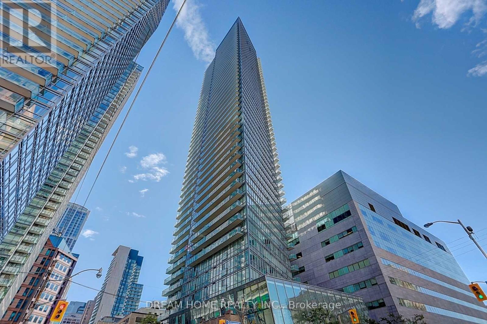 3405 - 832 BAY STREET, Toronto, Ontario