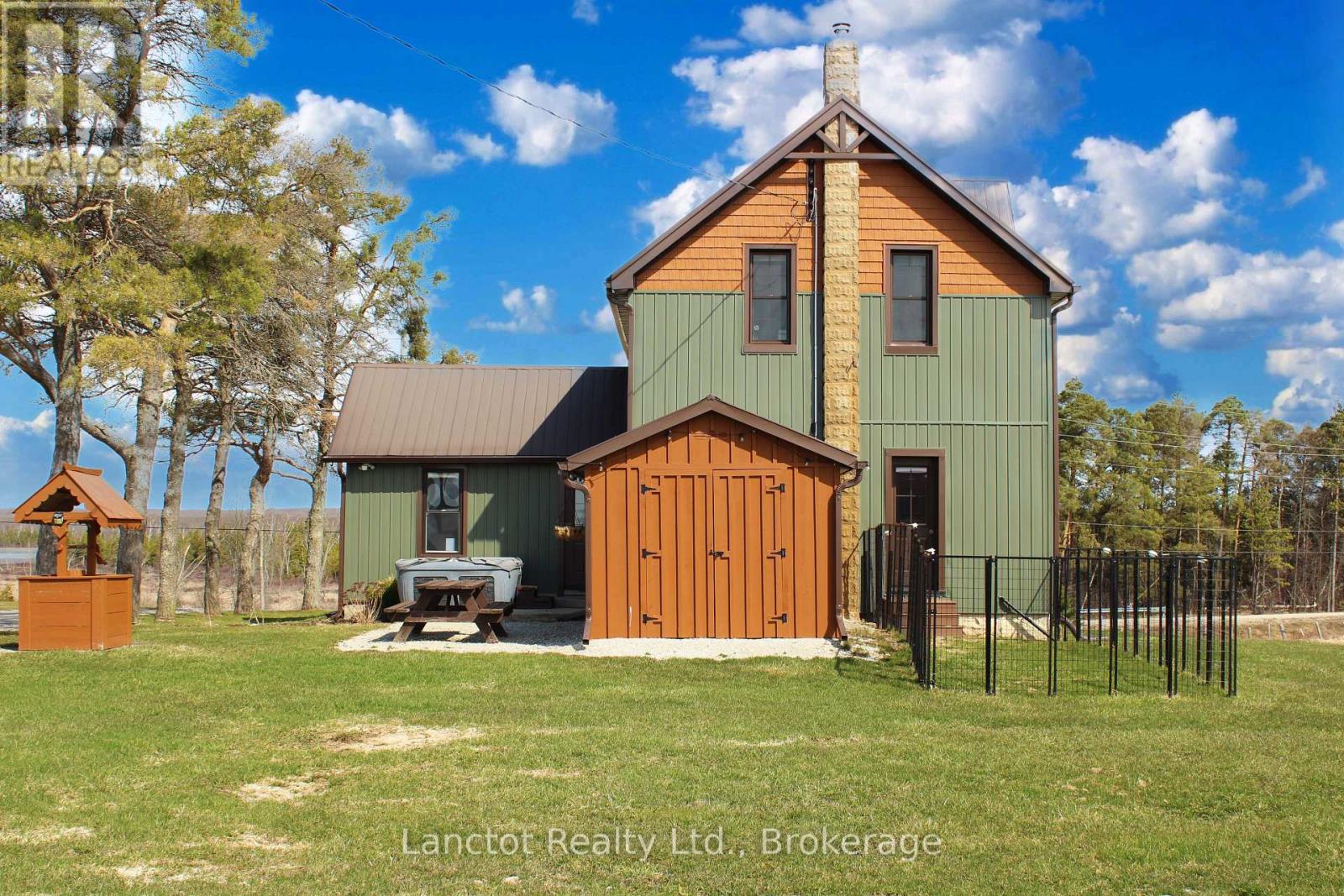 402558 Grey Road 17, Georgian Bluffs, Ontario  N0H 2T0 - Photo 6 - X12398656