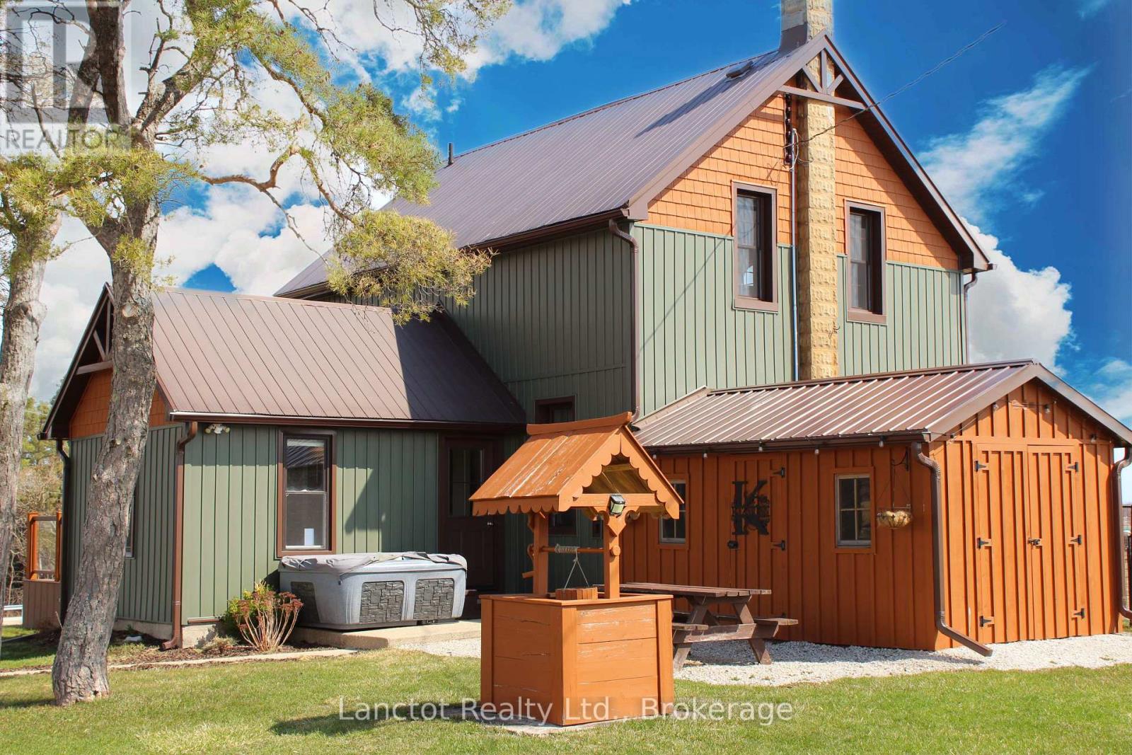 402558 Grey Road 17, Georgian Bluffs, Ontario  N0H 2T0 - Photo 5 - X12398656