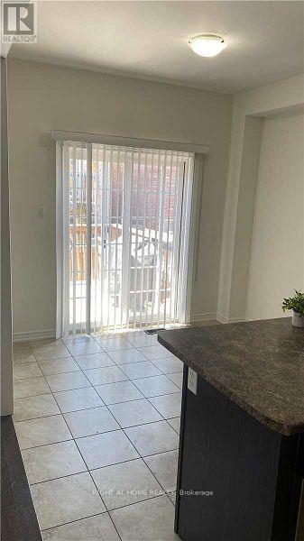 572 Murray Meadows Place, Milton, Ontario  L9T 8L8 - Photo 4 - W12645342