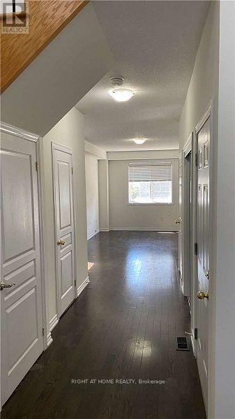 572 Murray Meadows Place, Milton, Ontario  L9T 8L8 - Photo 9 - W12645342