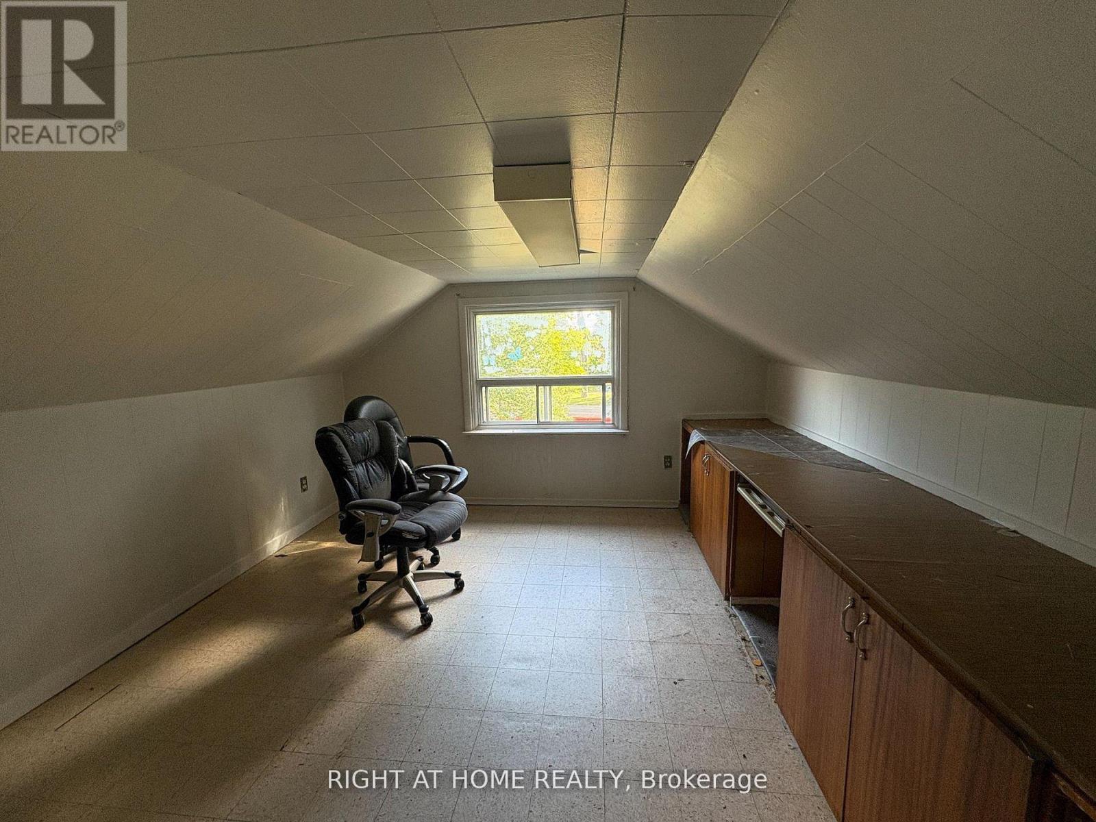 779 Indian Road, Mississauga, Ontario  L5H 1R4 - Photo 6 - W12645344