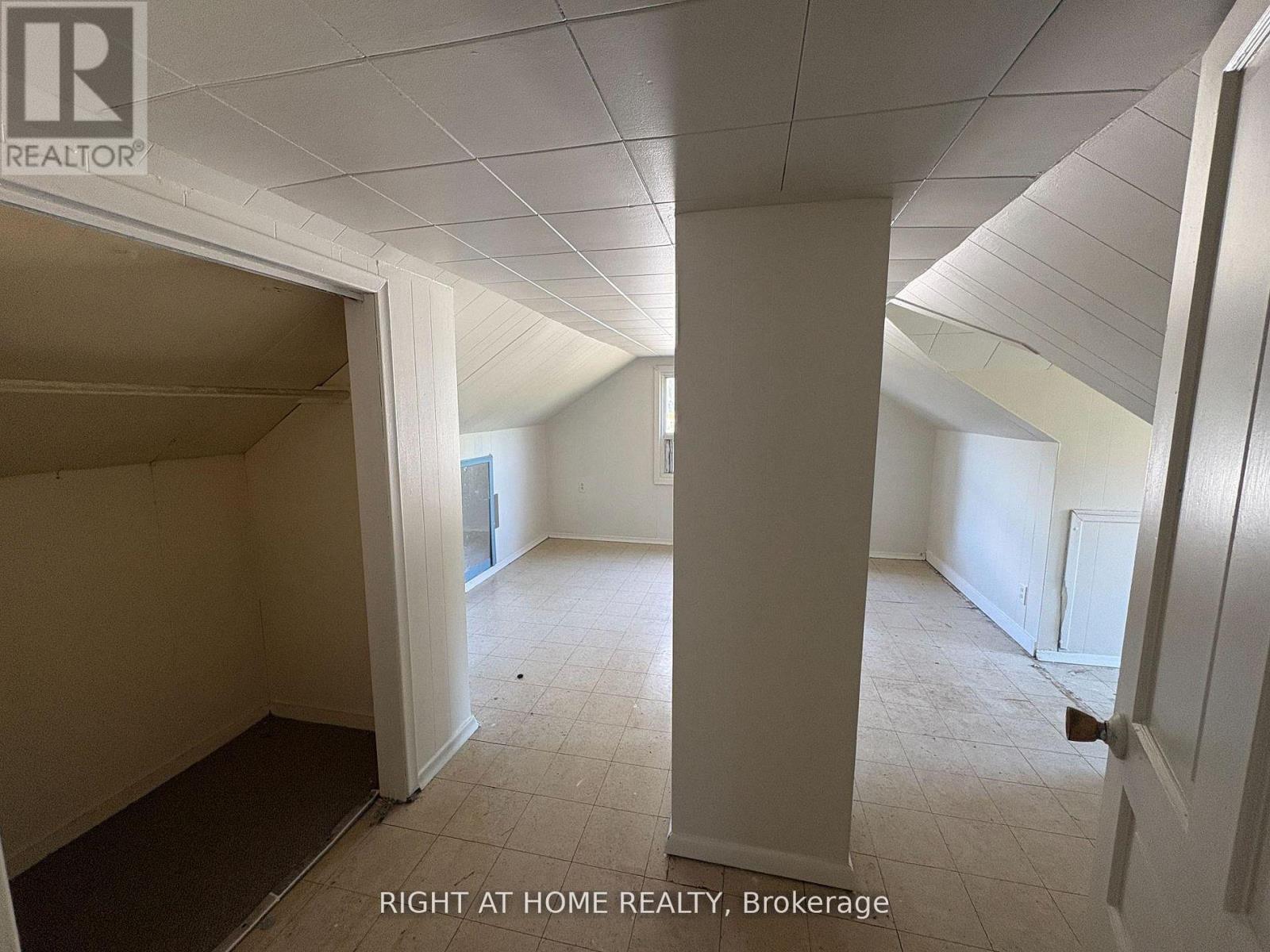 779 Indian Road, Mississauga, Ontario  L5H 1R4 - Photo 8 - W12645344