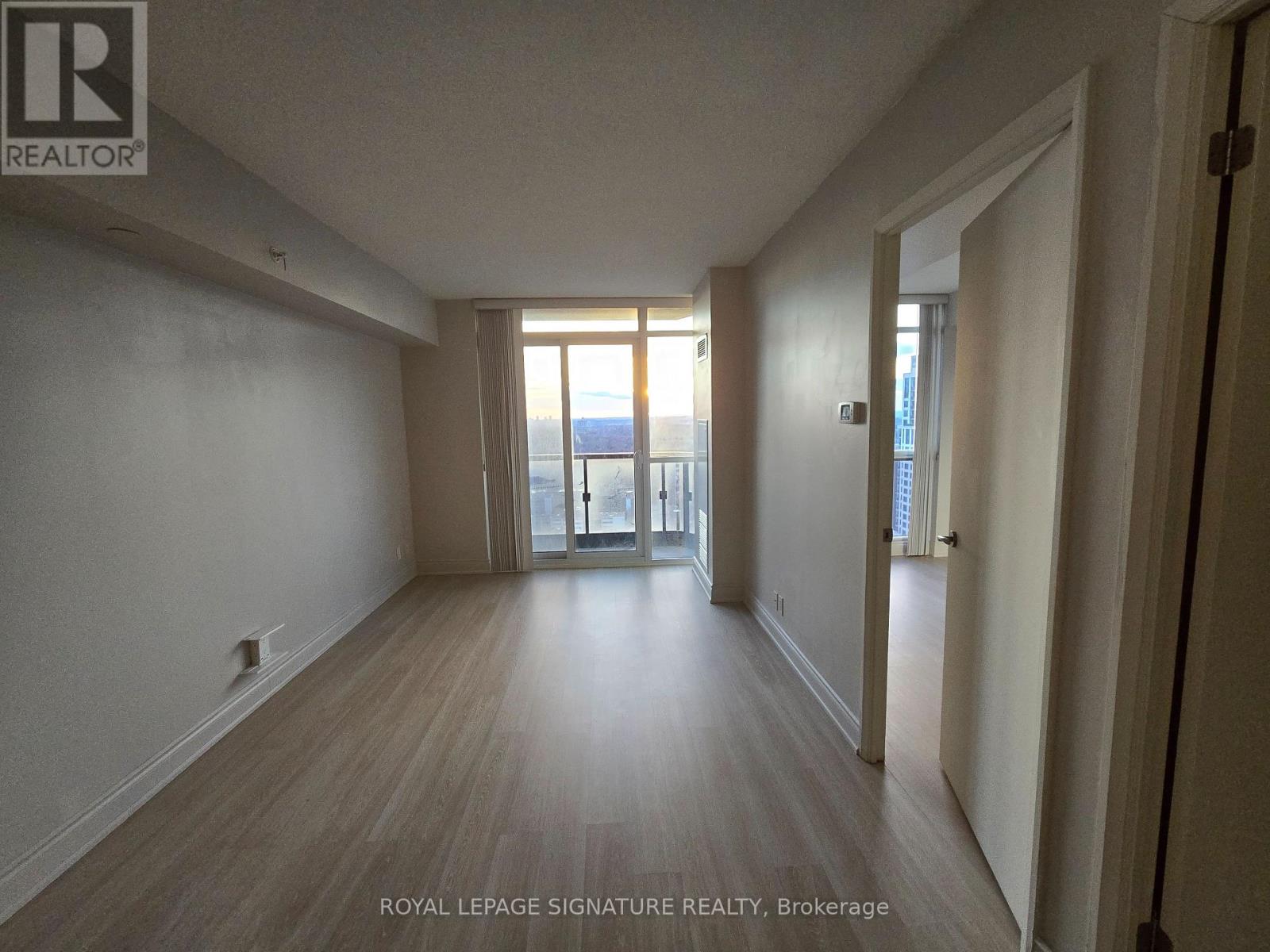 2809 - 5 Valhalla Inn Road, Toronto, Ontario  M4R 2J2 - Photo 7 - W12641072