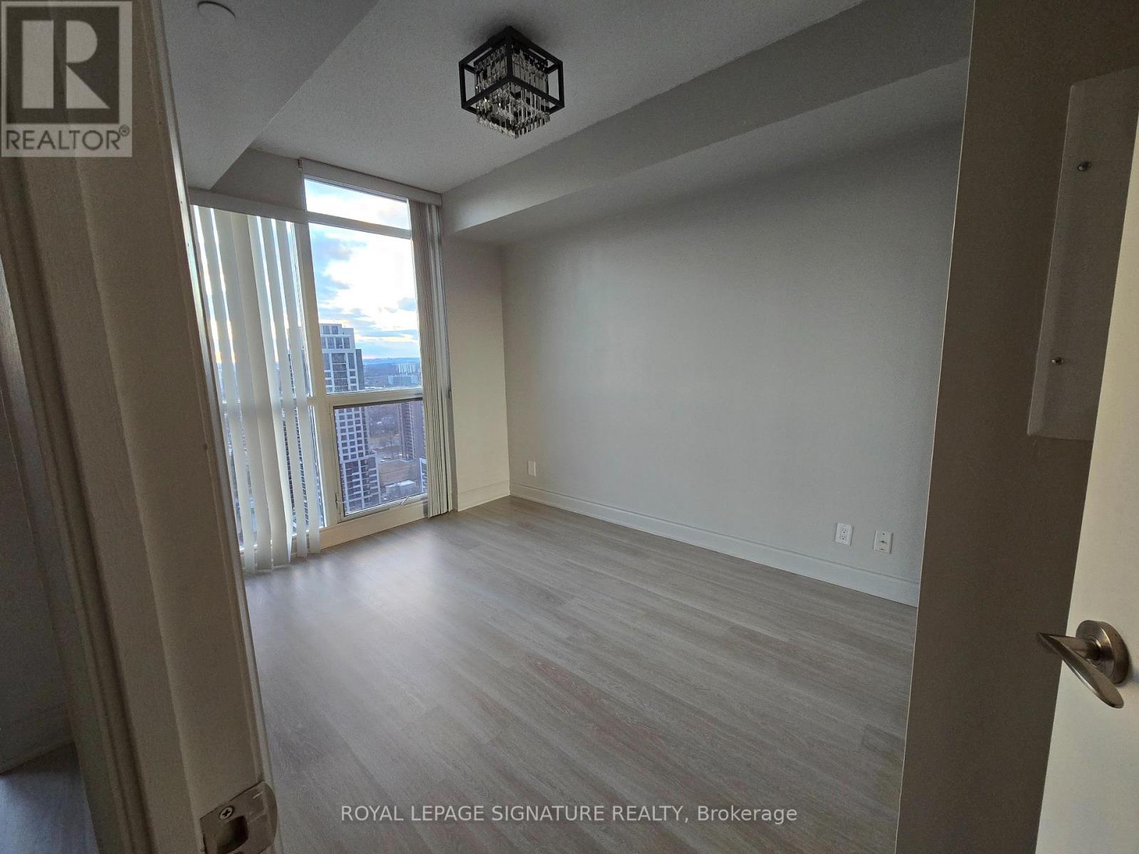 2809 - 5 Valhalla Inn Road, Toronto, Ontario  M4R 2J2 - Photo 6 - W12641072