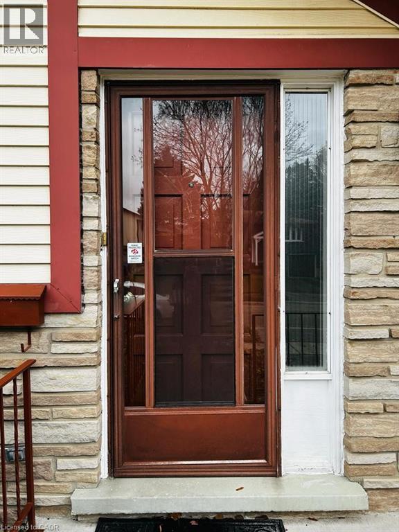 402 Lakeview Drive, Waterloo, Ontario  N2L 4Z6 - Photo 2 - 40794068