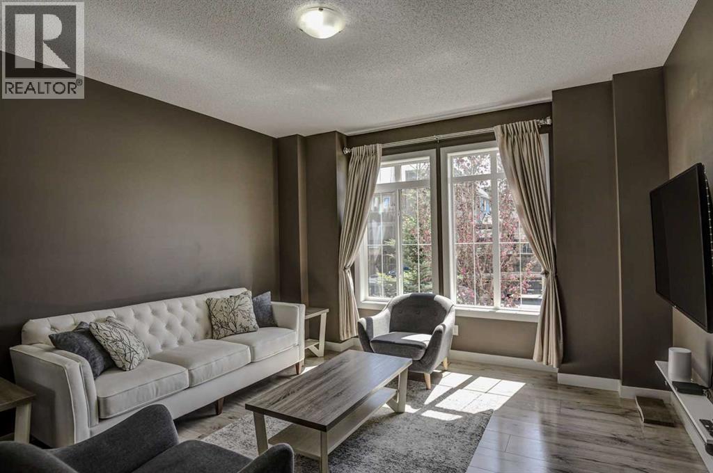 78 Marquis Heights Se, Calgary, Alberta  T3M 2A8 - Photo 5 - A2268771