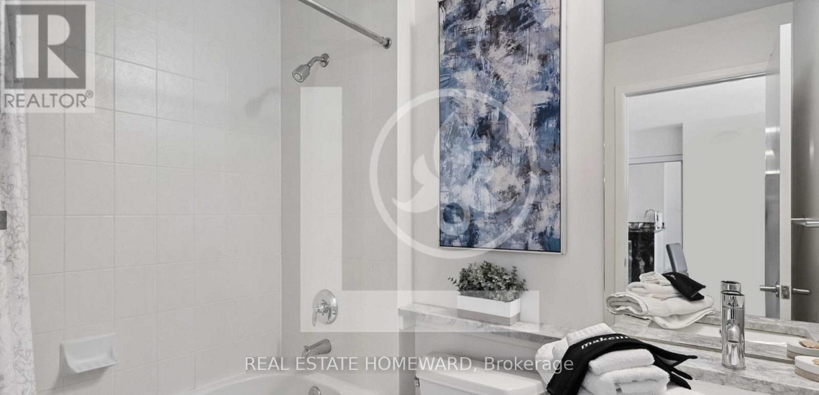 2501 - 38 Grenville Street, Toronto, Ontario  M4Y 1A5 - Photo 9 - C12645354