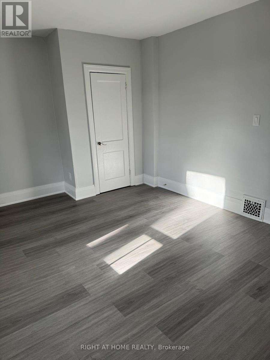 Upper - 68 Woodington Avenue, Toronto, Ontario  M4C 3J5 - Photo 2 - E12645364