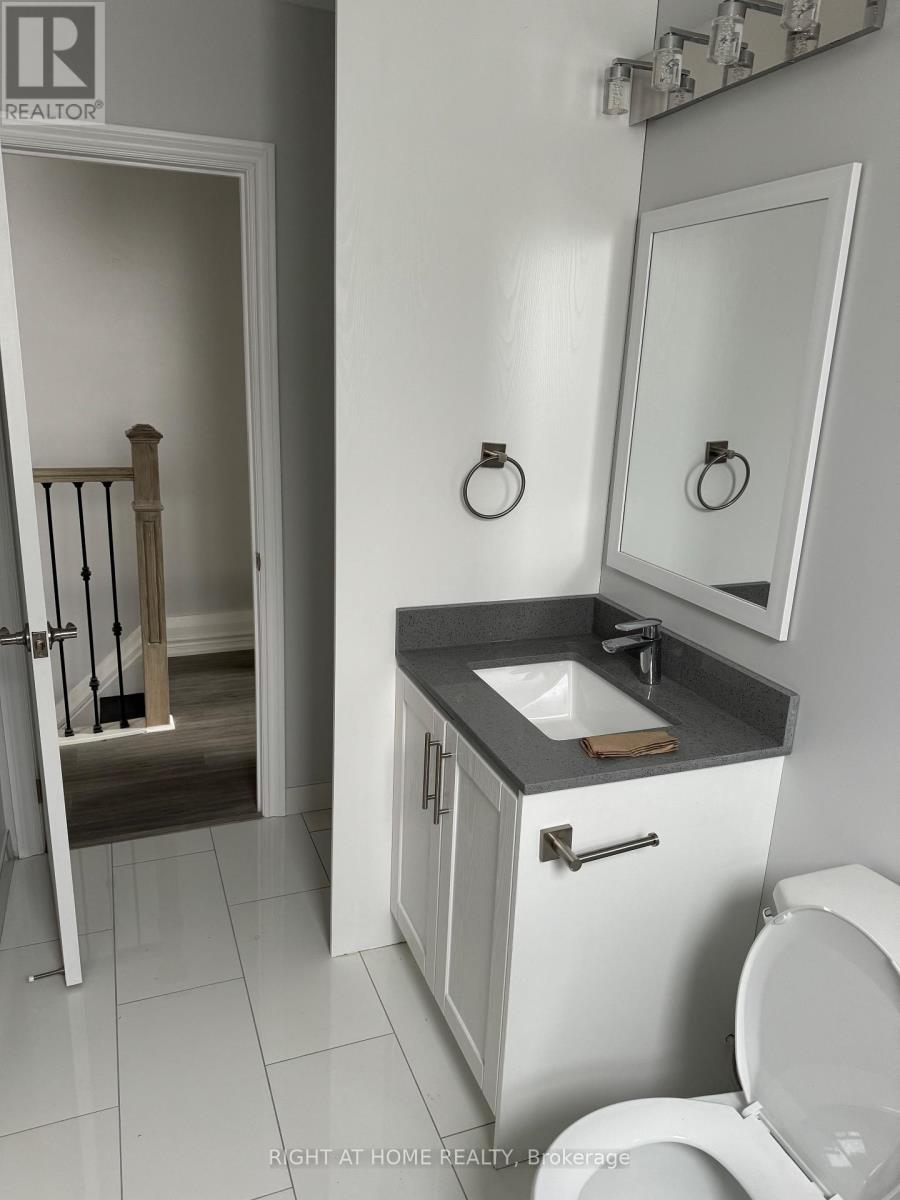 Upper - 68 Woodington Avenue, Toronto, Ontario  M4C 3J5 - Photo 7 - E12645364