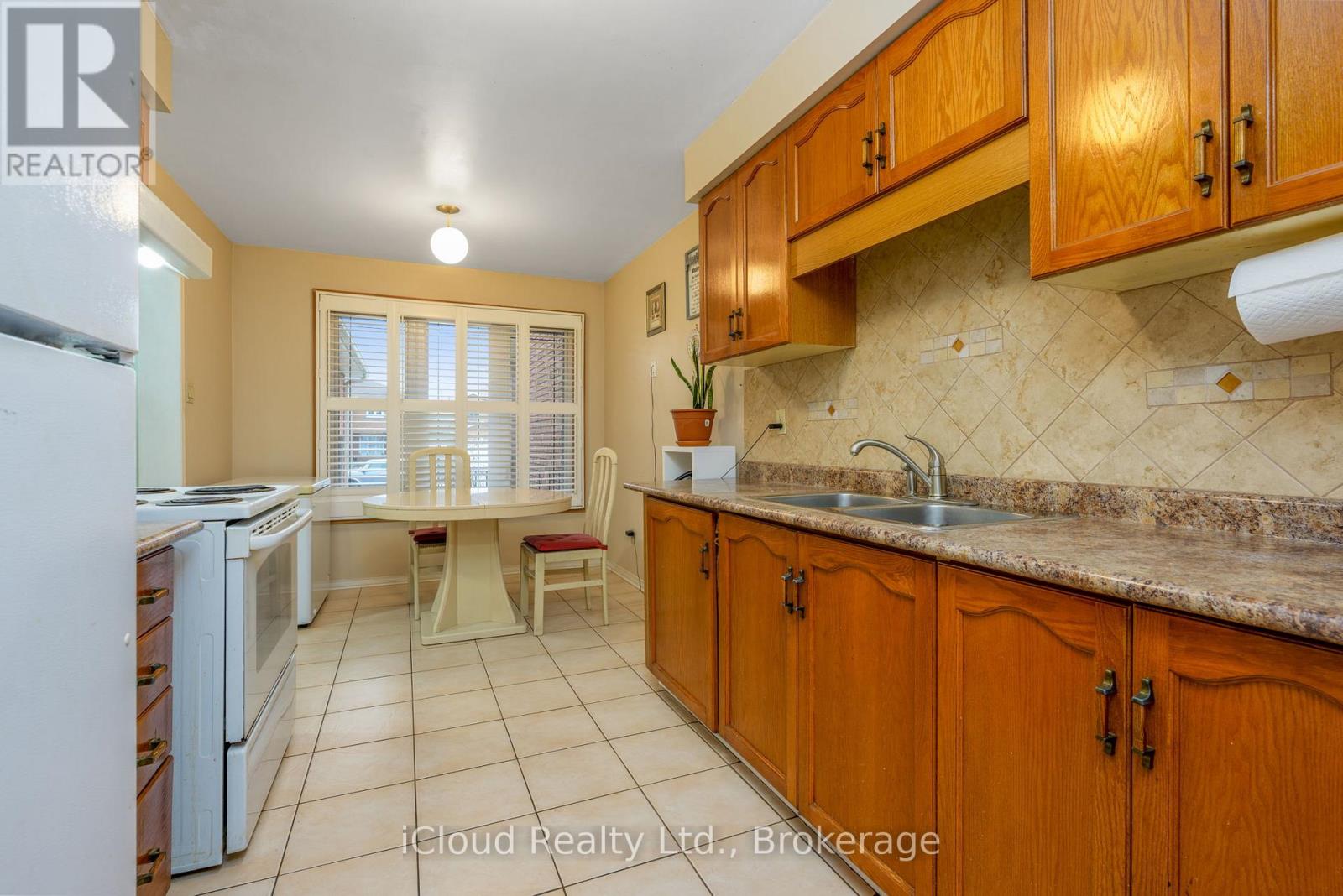 66 Dutch Crescent, Brampton, Ontario  L6Y 3X1 - Photo 11 - W12645348