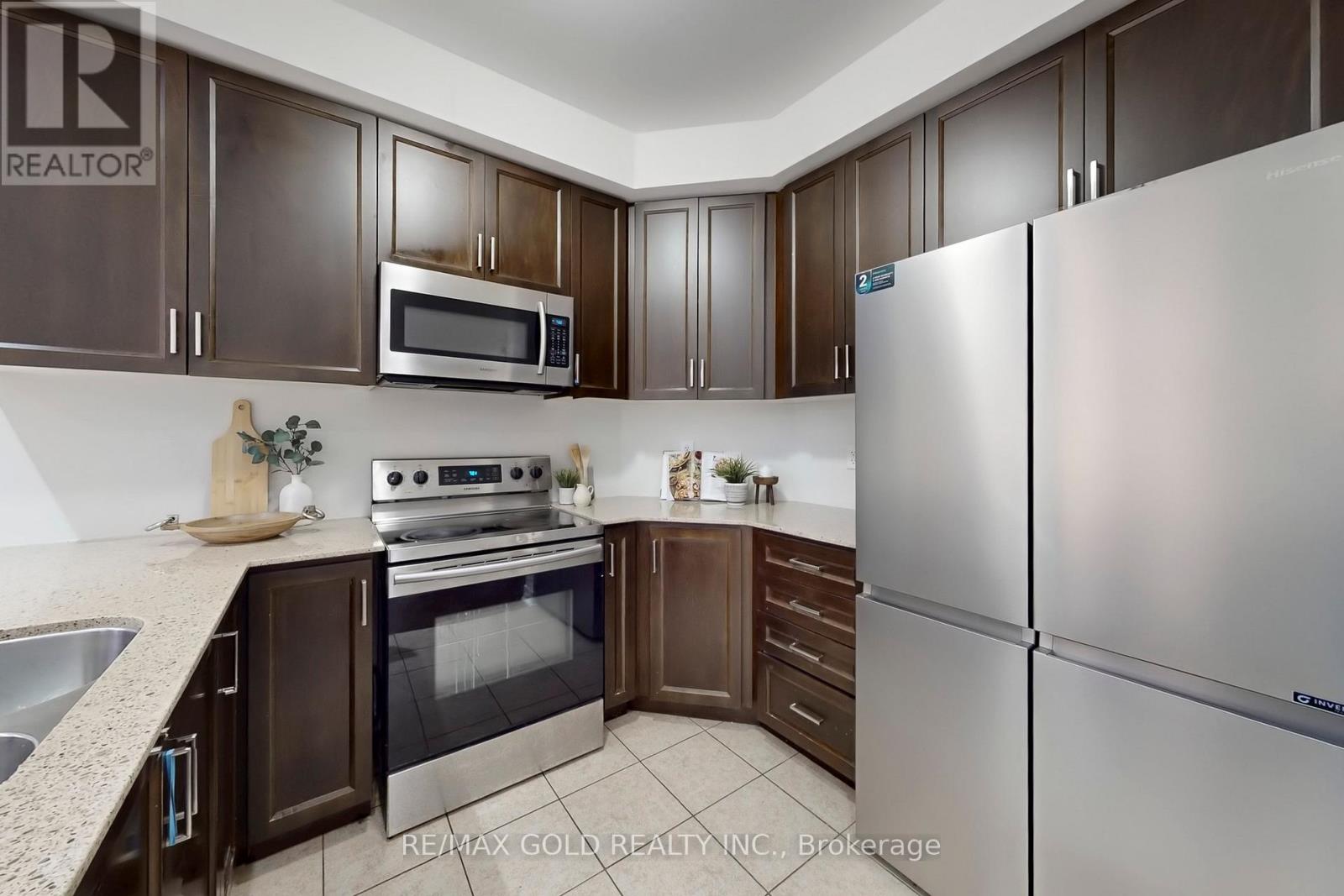 62 Pennycross Crescent, Brampton, Ontario  L7A 4M1 - Photo 11 - W12645360