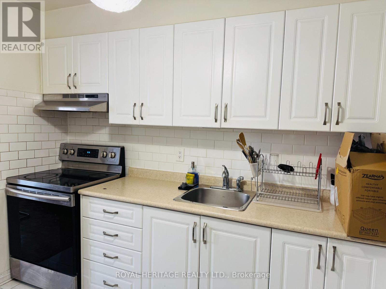 314 - 1 Massey Square, Toronto, Ontario  M4C 5L4 - Photo 2 - E12645374