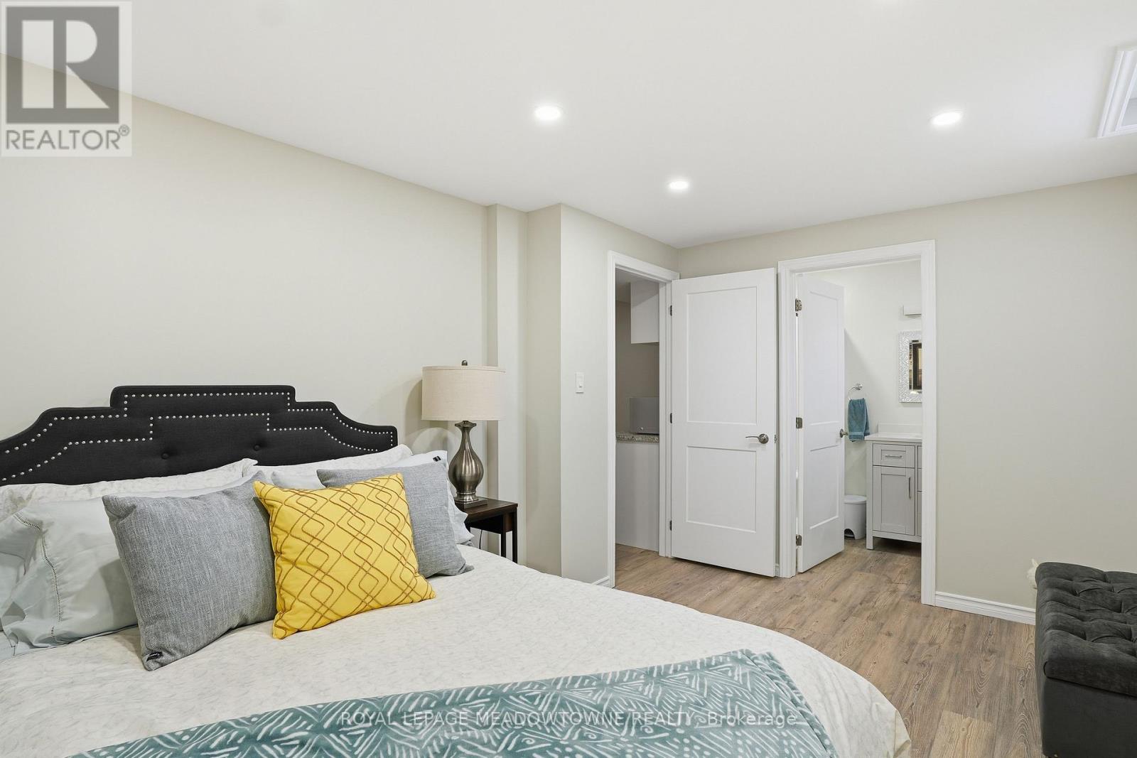 633 Wettlaufer Terrace, Milton, Ontario  L9T 8N1 - Photo 38 - W12604070