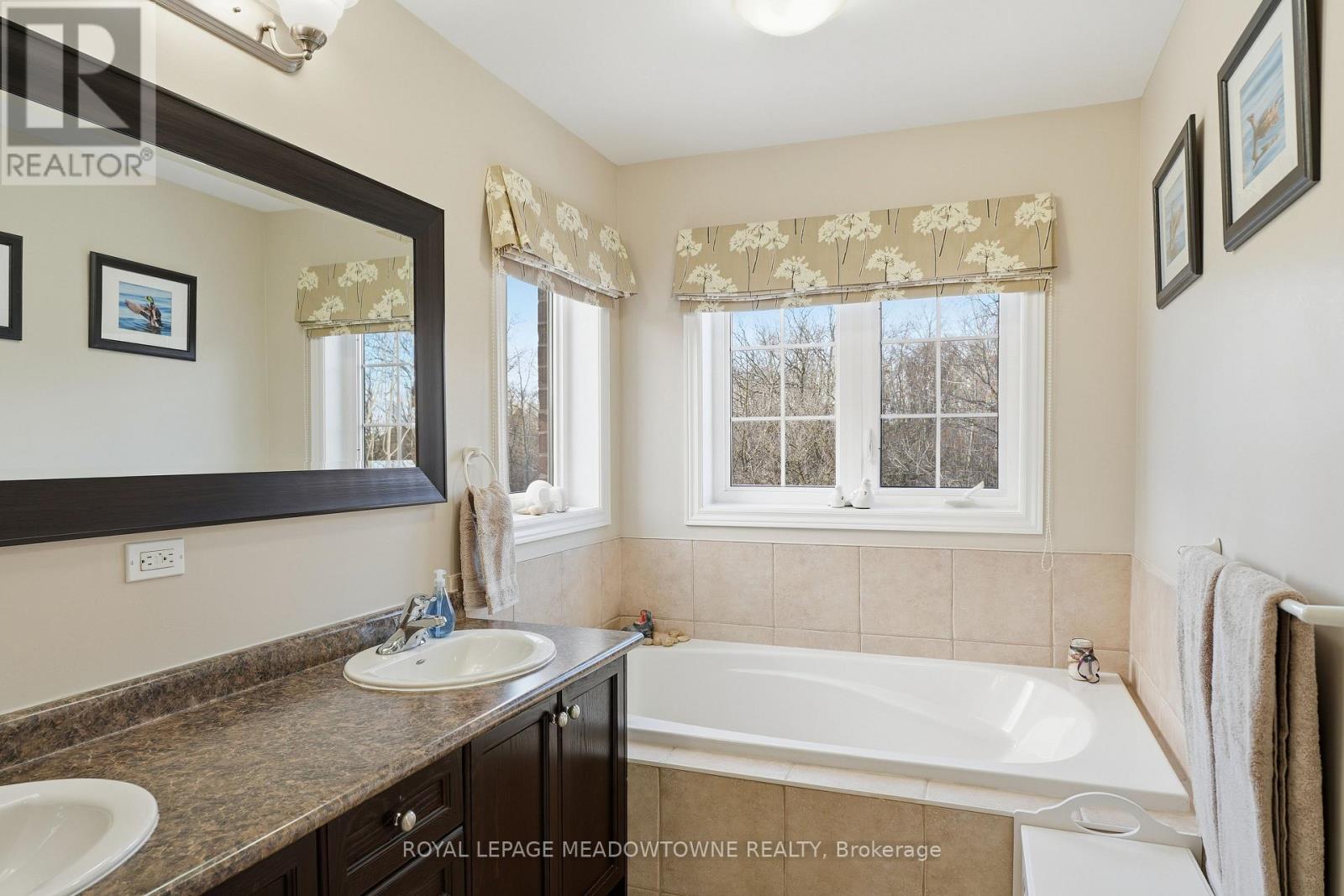 633 Wettlaufer Terrace, Milton, Ontario  L9T 8N1 - Photo 32 - W12604070