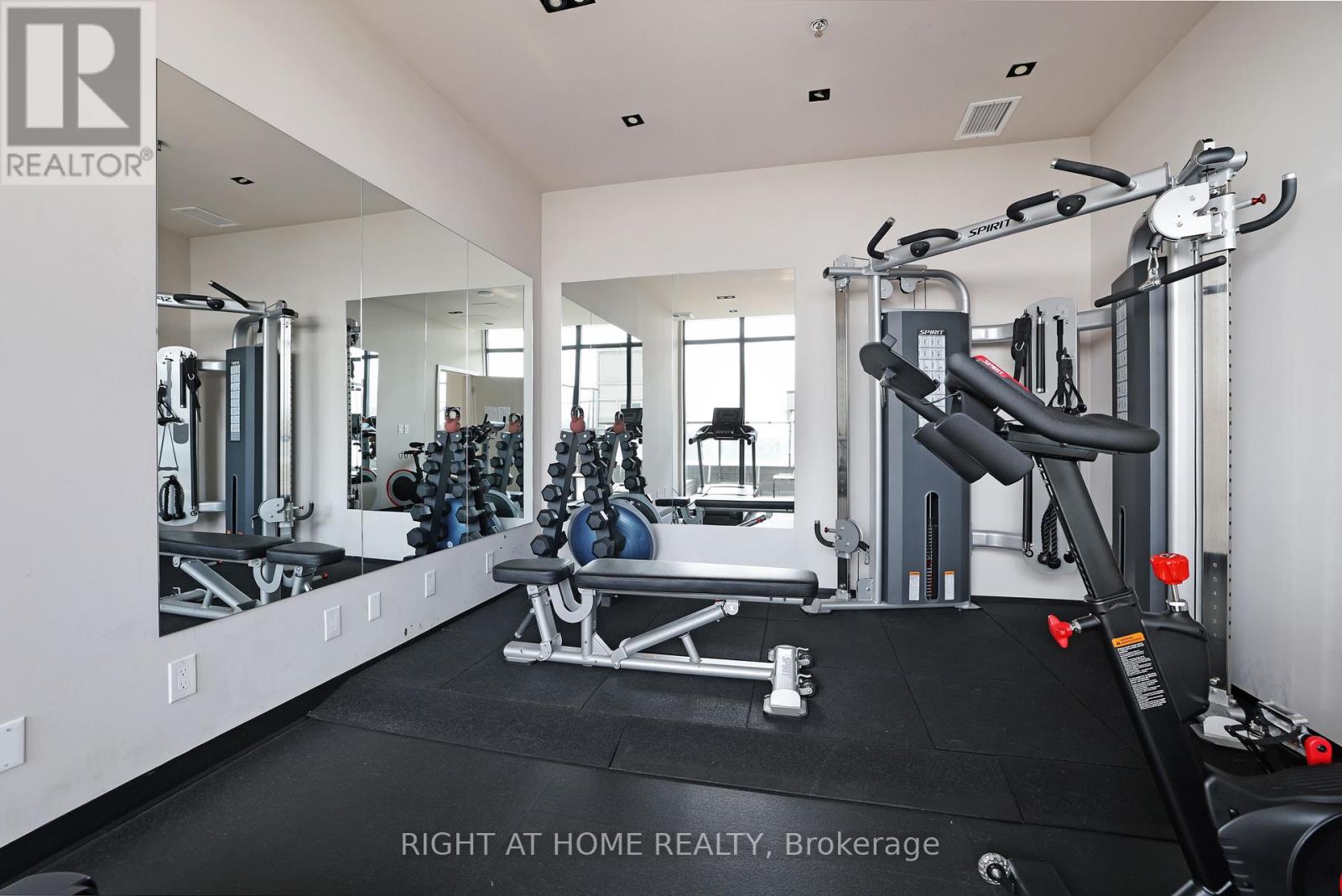 705 - 203 Catherine Street, Ottawa, Ontario  K2P 1J5 - Photo 16 - X12436351