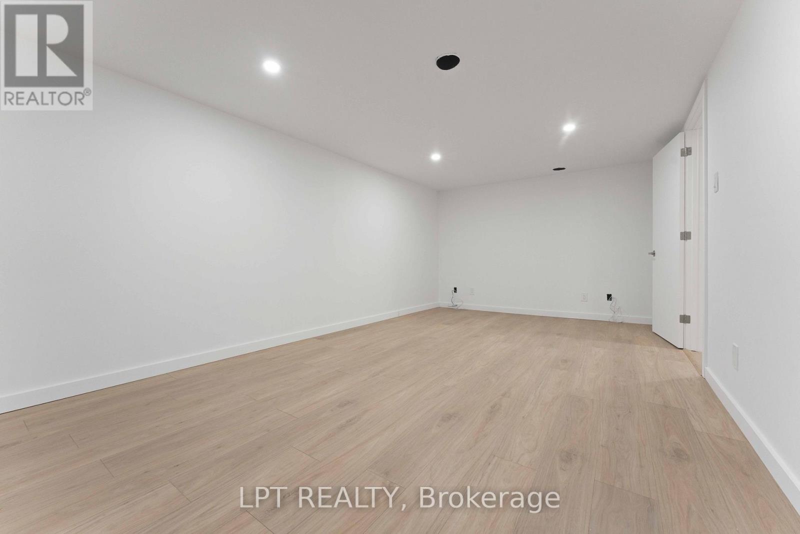 12 - 81 Auriga Drive, Ottawa, Ontario  K2E 7Y5 - Photo 31 - X12645402