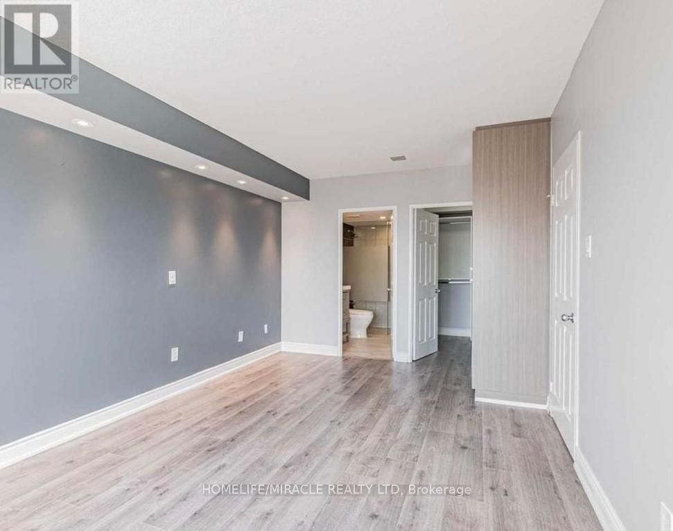 Ph-108 - 335 Webb Drive, Mississauga, Ontario  L5B 4A1 - Photo 17 - W12644076