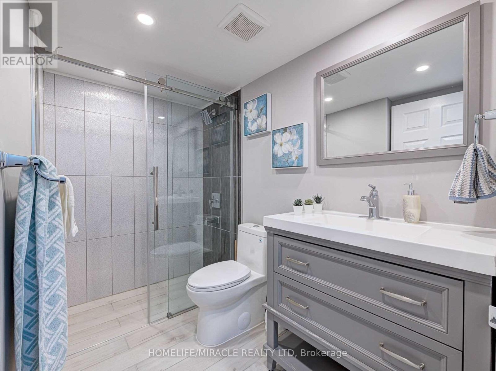 Ph-108 - 335 Webb Drive, Mississauga, Ontario  L5B 4A1 - Photo 20 - W12644076