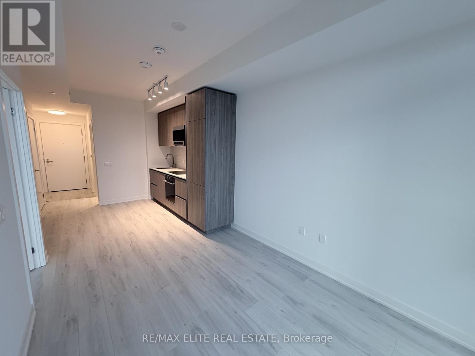 2011s - 110 Broadway Avenue, Toronto, Ontario  M4P 1V3 - Photo 4 - C12645400