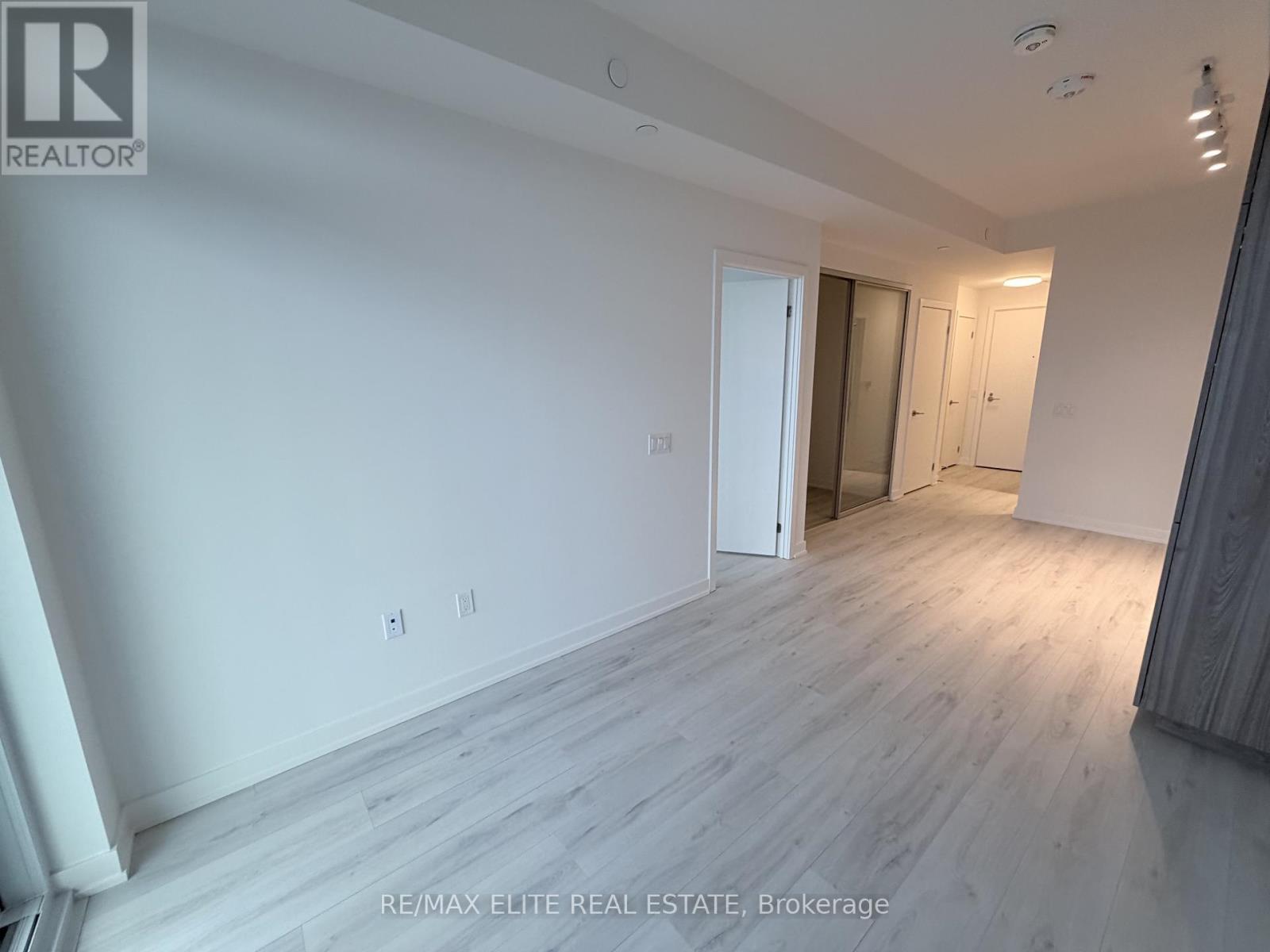 2011s - 110 Broadway Avenue, Toronto, Ontario  M4P 1V3 - Photo 5 - C12645400