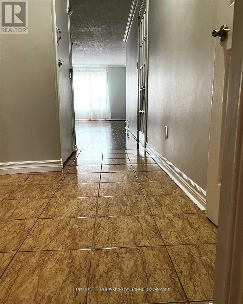 78 Mary Pearson Drive, Markham, Ontario  L3S 2Y5 - Photo 5 - N12645394