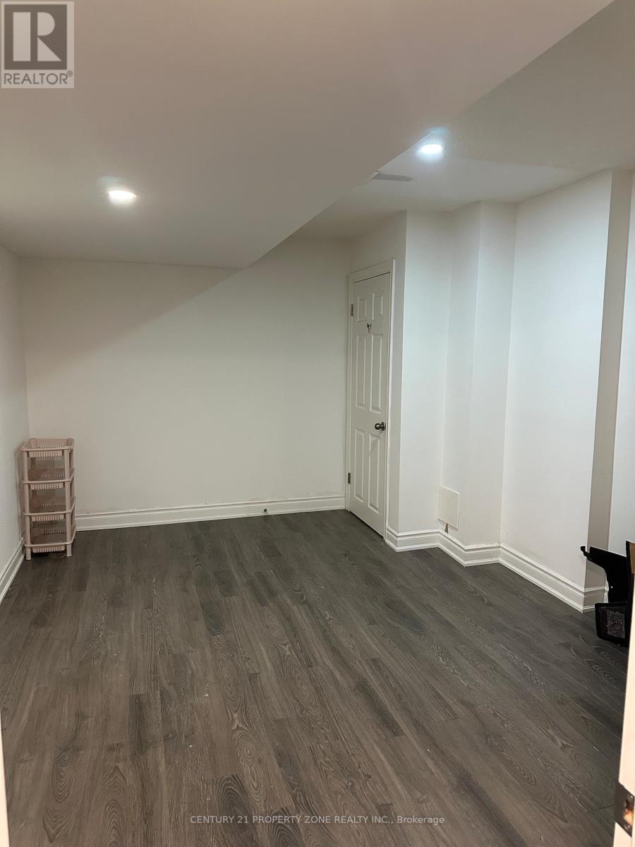 Lower Unit - 45 Cookview Drive, Brampton, Ontario  L6R 3T7 - Photo 5 - W12645388