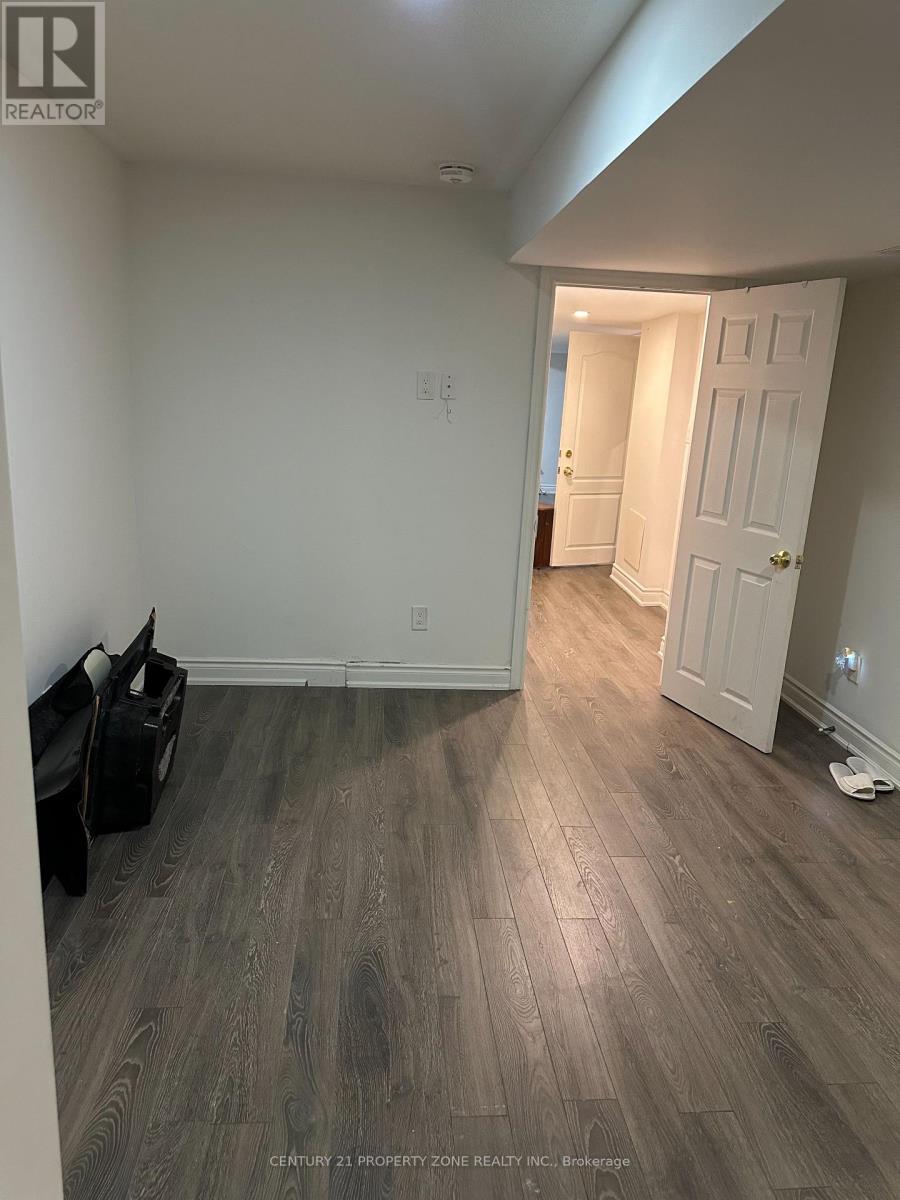 Lower Unit - 45 Cookview Drive, Brampton, Ontario  L6R 3T7 - Photo 6 - W12645388