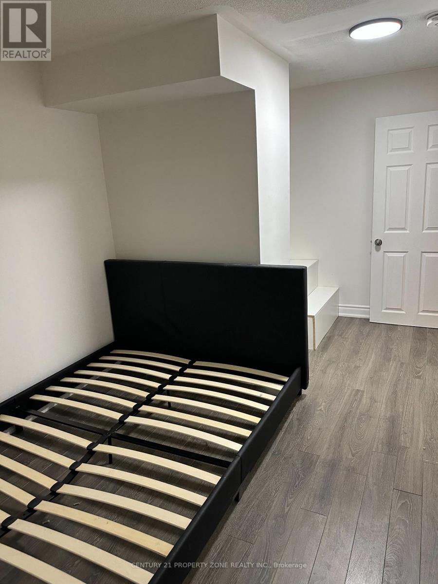 Lower Unit - 45 Cookview Drive, Brampton, Ontario  L6R 3T7 - Photo 8 - W12645388