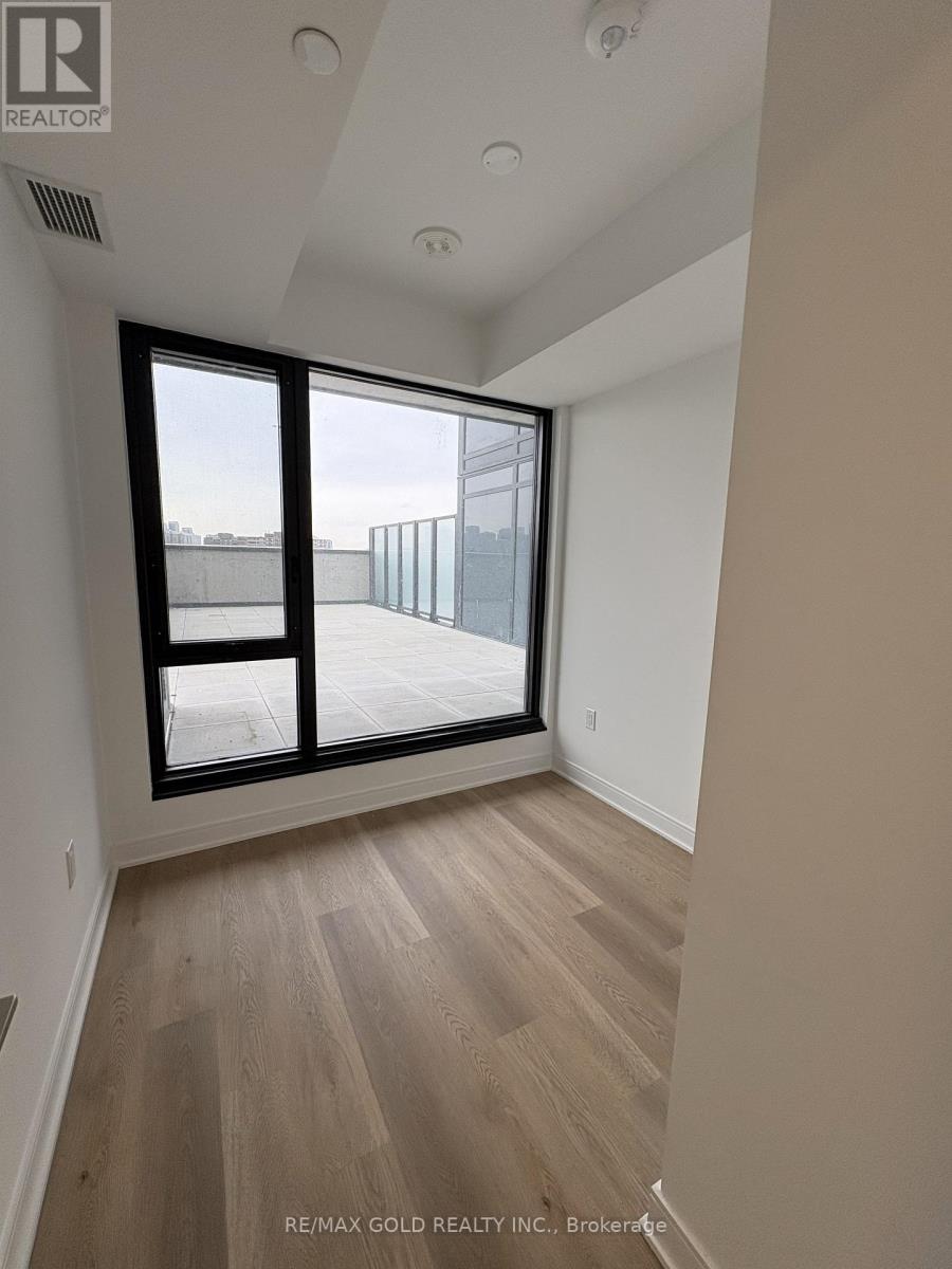 803 - 86 Dundas Street, Mississauga, Ontario  L5A 0B1 - Photo 2 - W12645396