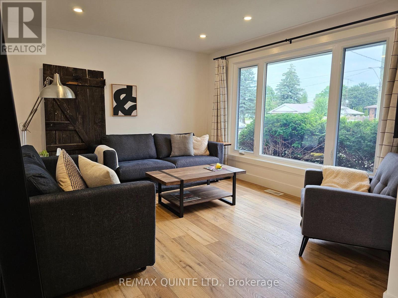 620 Sidney Street, Belleville, Ontario  K8P 4A6 - Photo 5 - X12645420