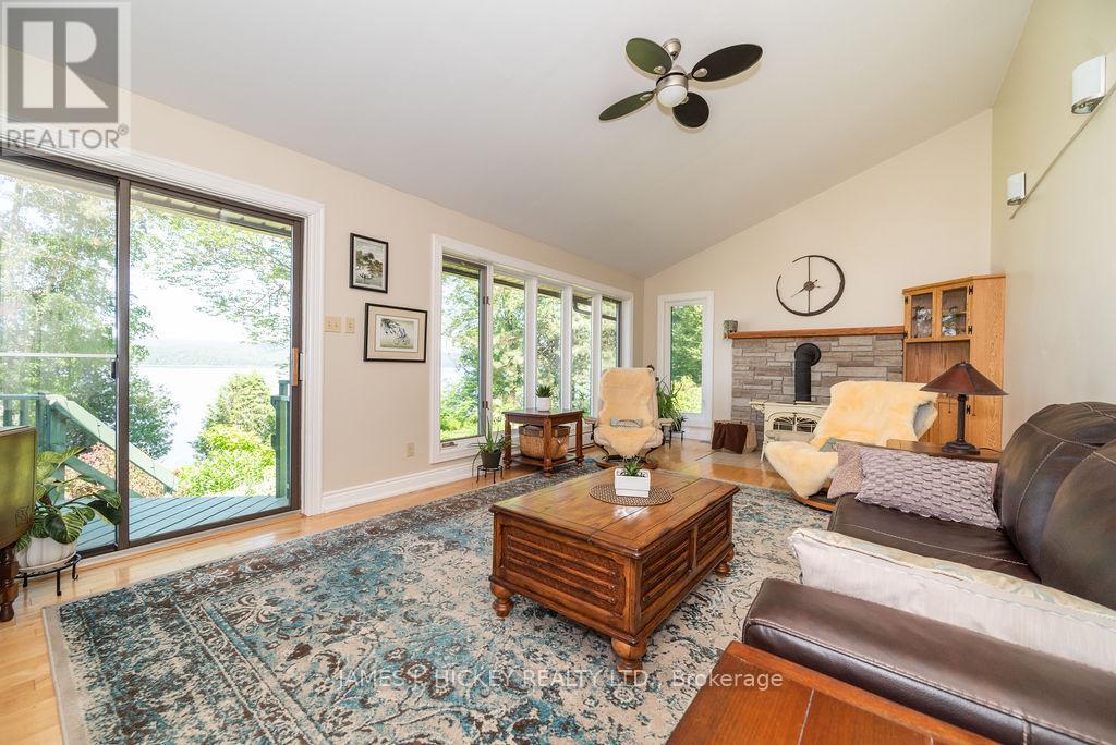 581 Rocky Point Lane, Deep River, Ontario  K0J 1P0 - Photo 14 - X12645418