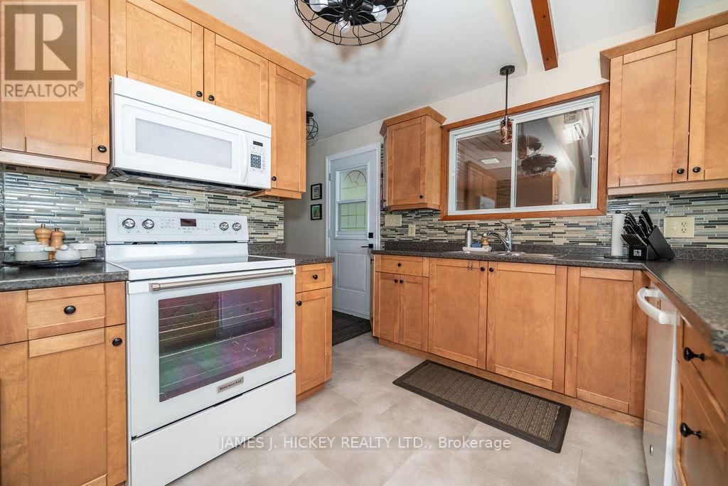 581 Rocky Point Lane, Deep River, Ontario  K0J 1P0 - Photo 7 - X12645418