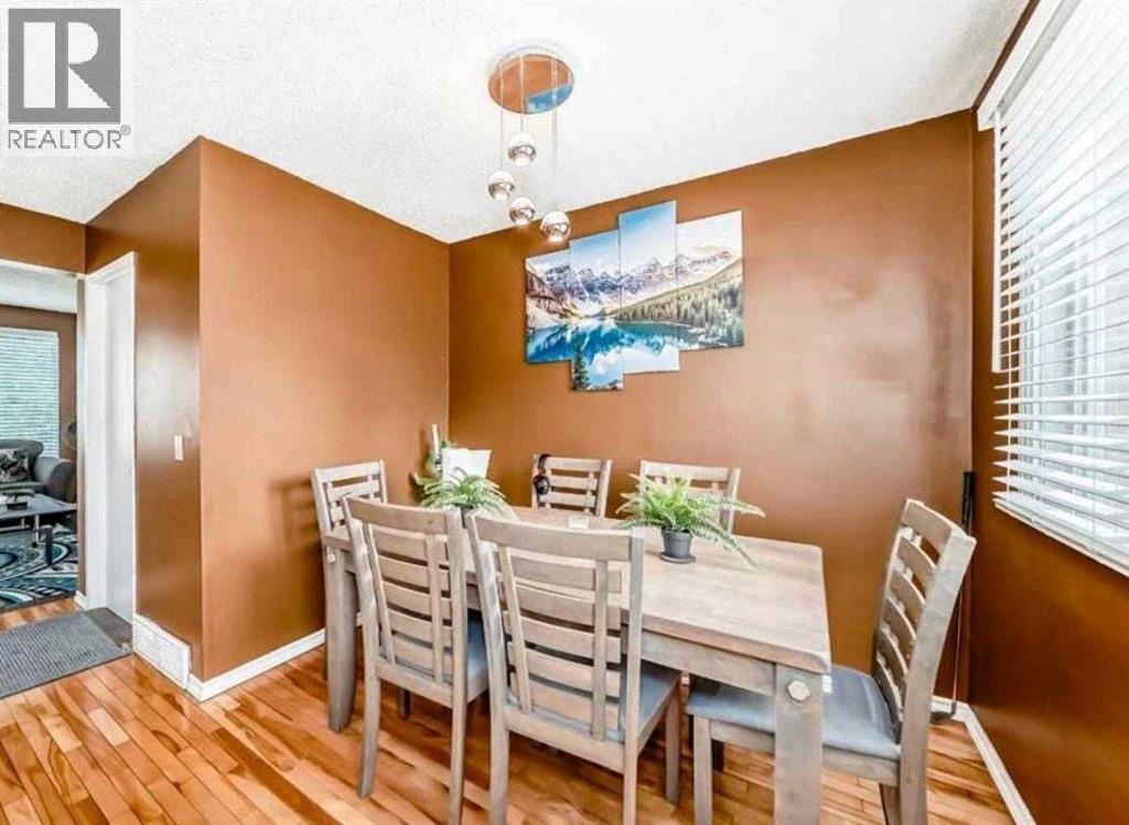 5625 Templehill Road Ne, Calgary, Alberta  T1Y 4C1 - Photo 3 - A2271535