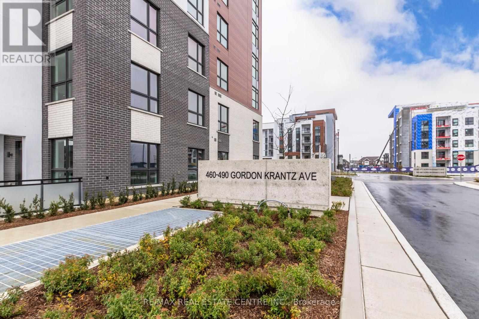 207 - 460 Gordon Krantz Avenue, Milton, Ontario  L9E 1Z2 - Photo 3 - W12645426