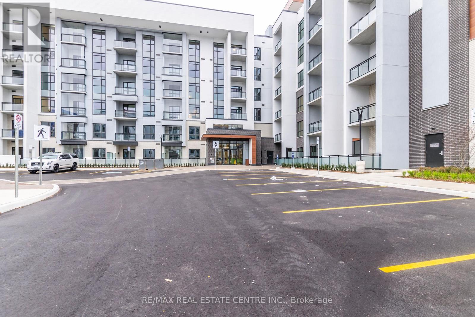 207 - 460 Gordon Krantz Avenue, Milton, Ontario  L9E 1Z2 - Photo 4 - W12645426