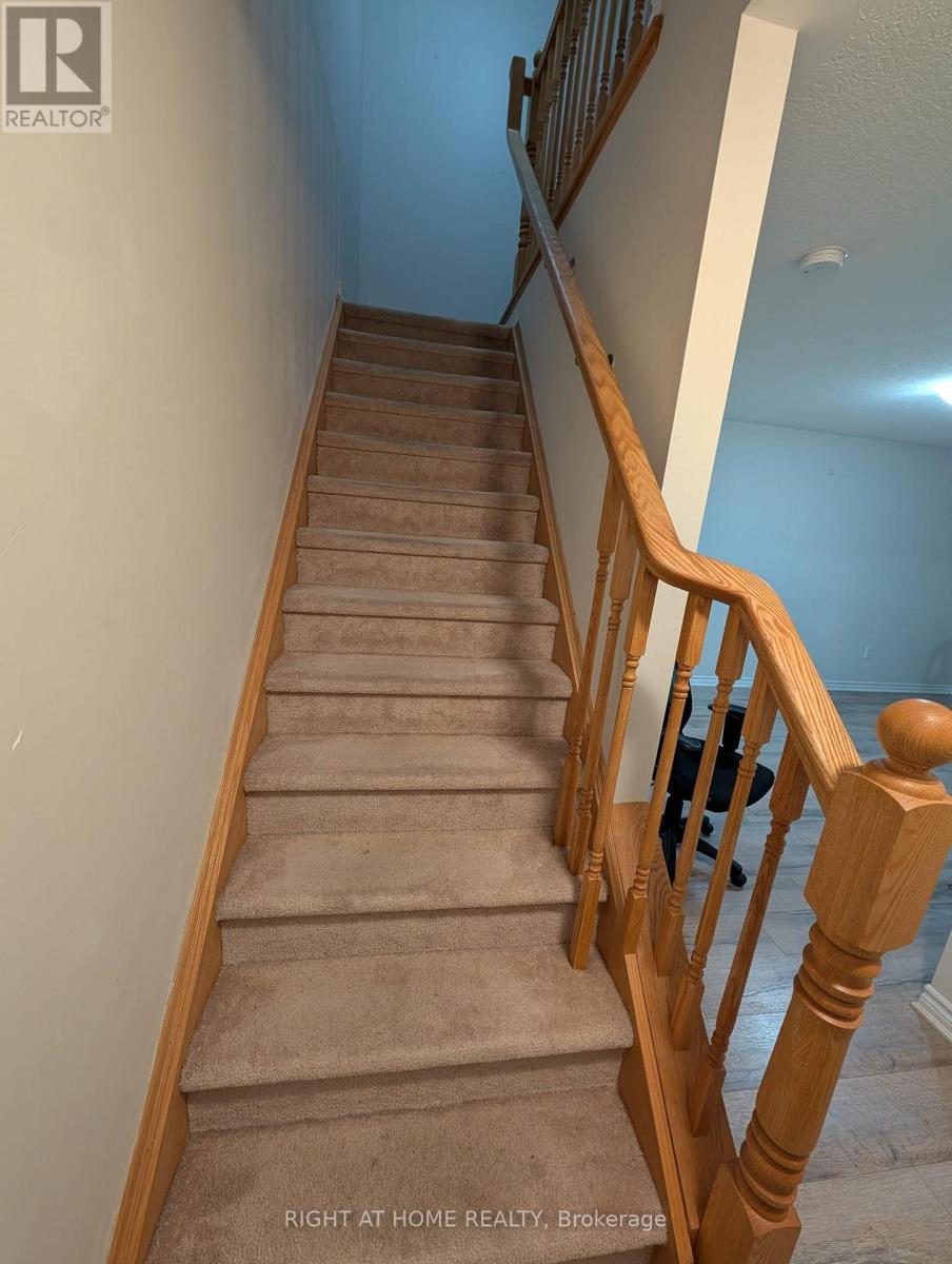 91 Glenvista Drive, Kitchener, Ontario  N2R 0E3 - Photo 11 - X12645422