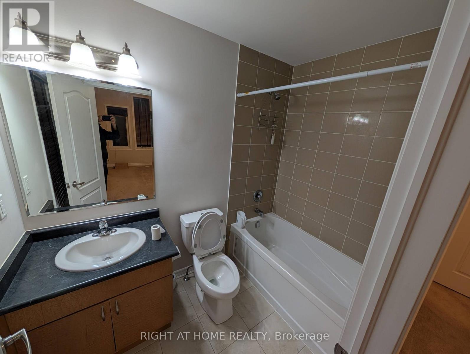 91 Glenvista Drive, Kitchener, Ontario  N2R 0E3 - Photo 18 - X12645422