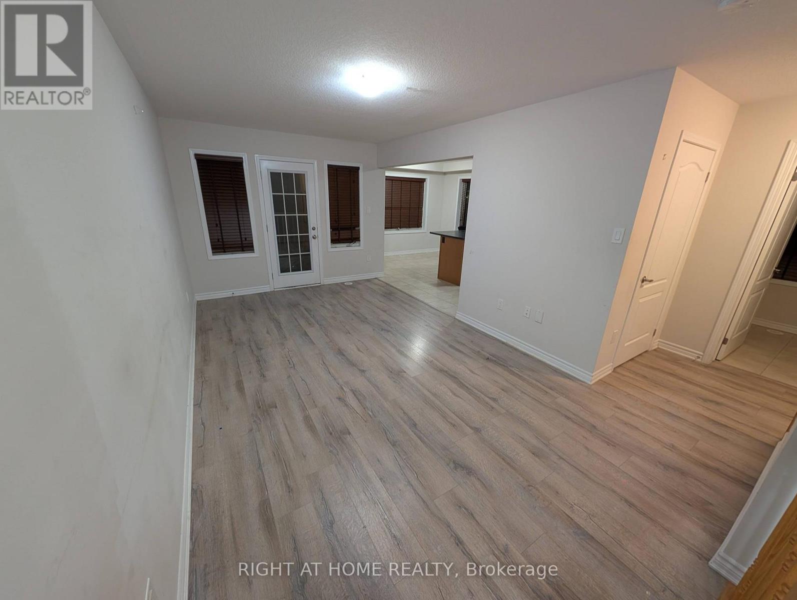 91 Glenvista Drive, Kitchener, Ontario  N2R 0E3 - Photo 4 - X12645422