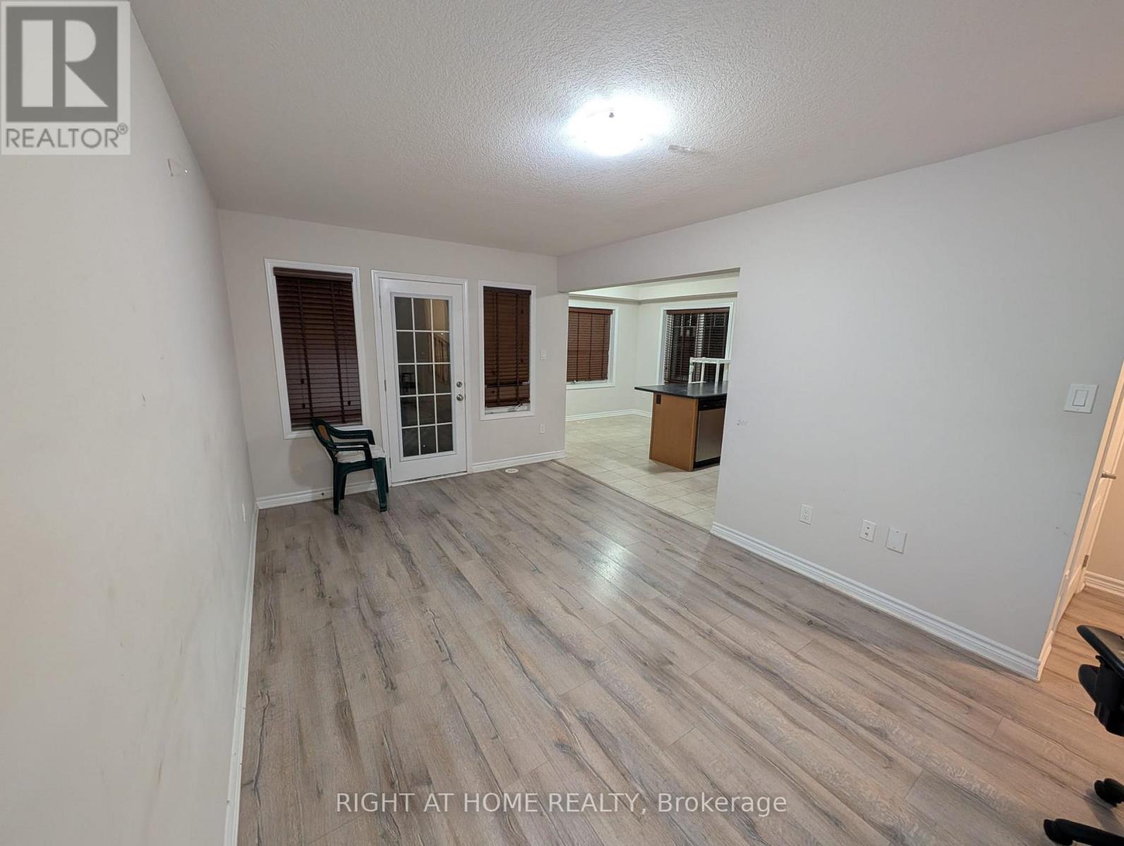 91 Glenvista Drive, Kitchener, Ontario  N2R 0E3 - Photo 5 - X12645422